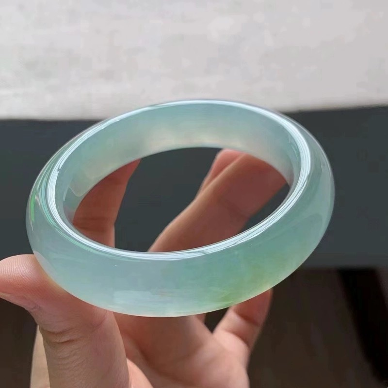 Light ice jade for girls, Burm - đánh giá và giá Lighting